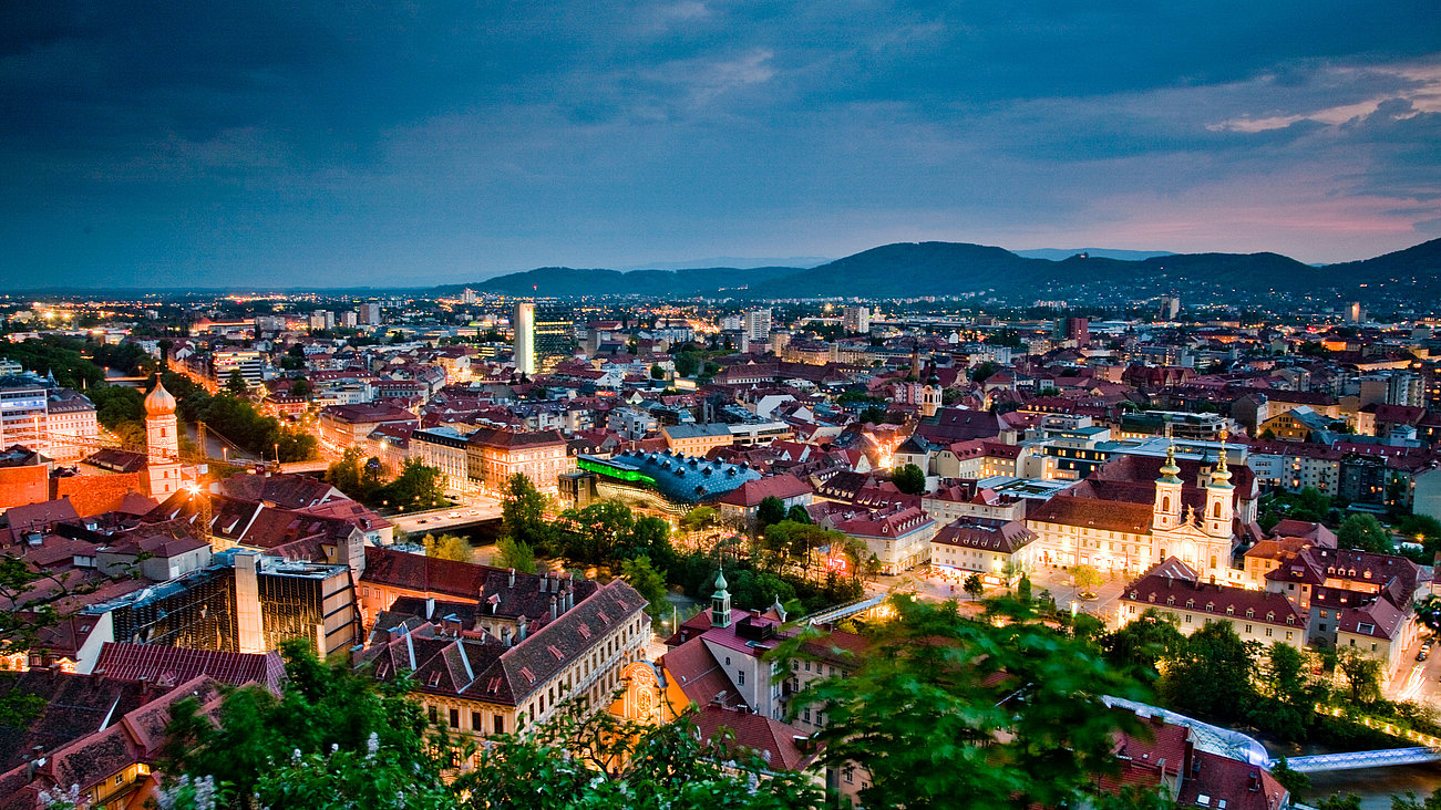 Romantik Hotel in Graz - Stadtblick bei Nacht