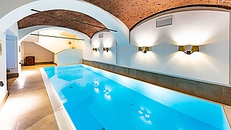 Indoor Pool im  Parkhotel Graz