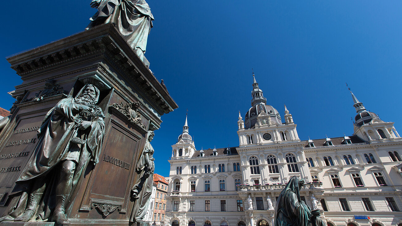 Sehenswürdigkeiten in Graz Rathaus Harry Schiffer Aussenansicht