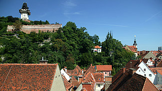 Blick auf den Schlossberg in Graz